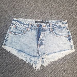 Distressed volcom jean shorts size 5